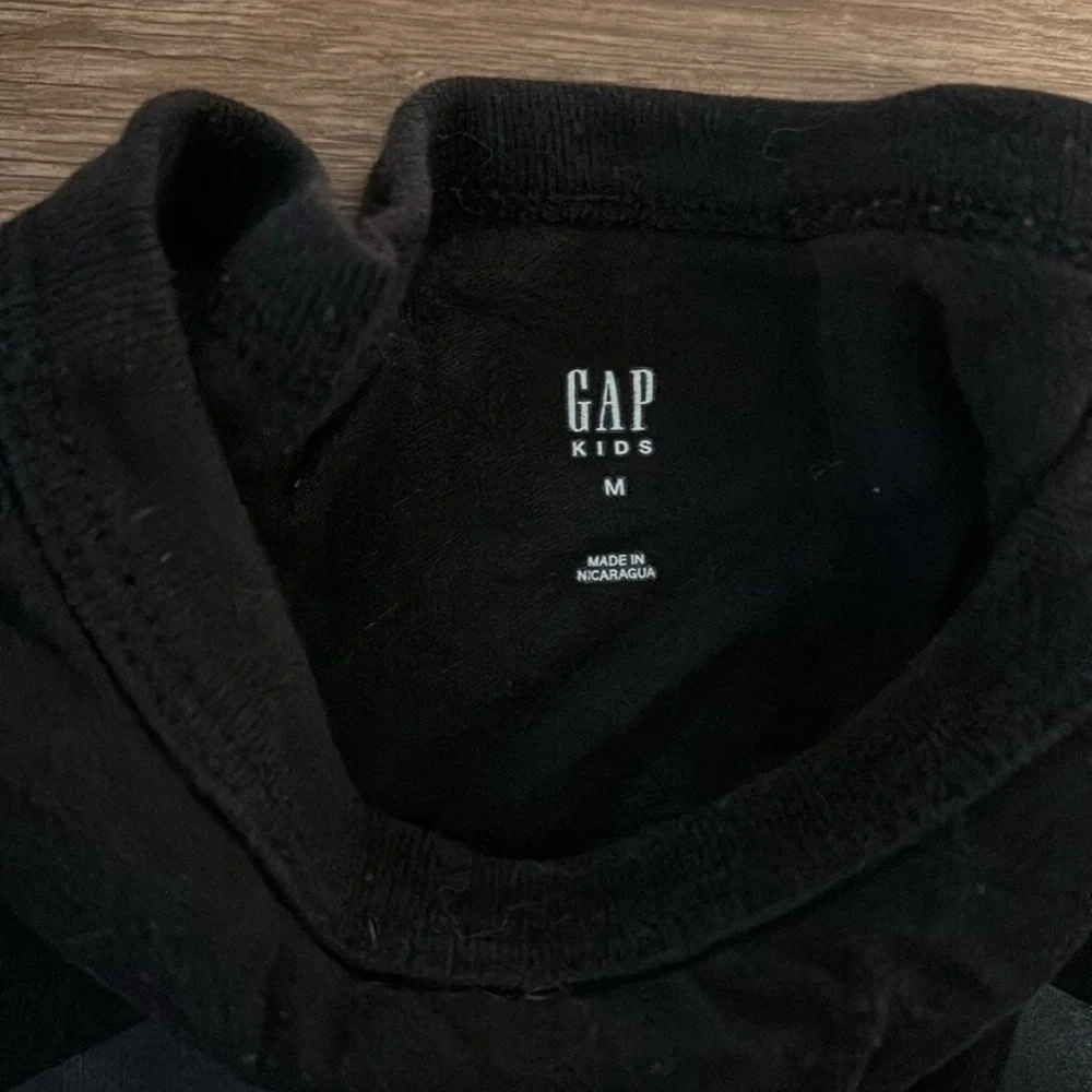 GAP Kids Black Tee with black Logo